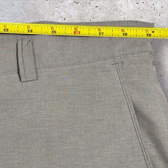 Peter Millar Crown Sport Performance Shorts Mens Size 38 Gray Taupe Stretch Golf - Picture 5 of 10